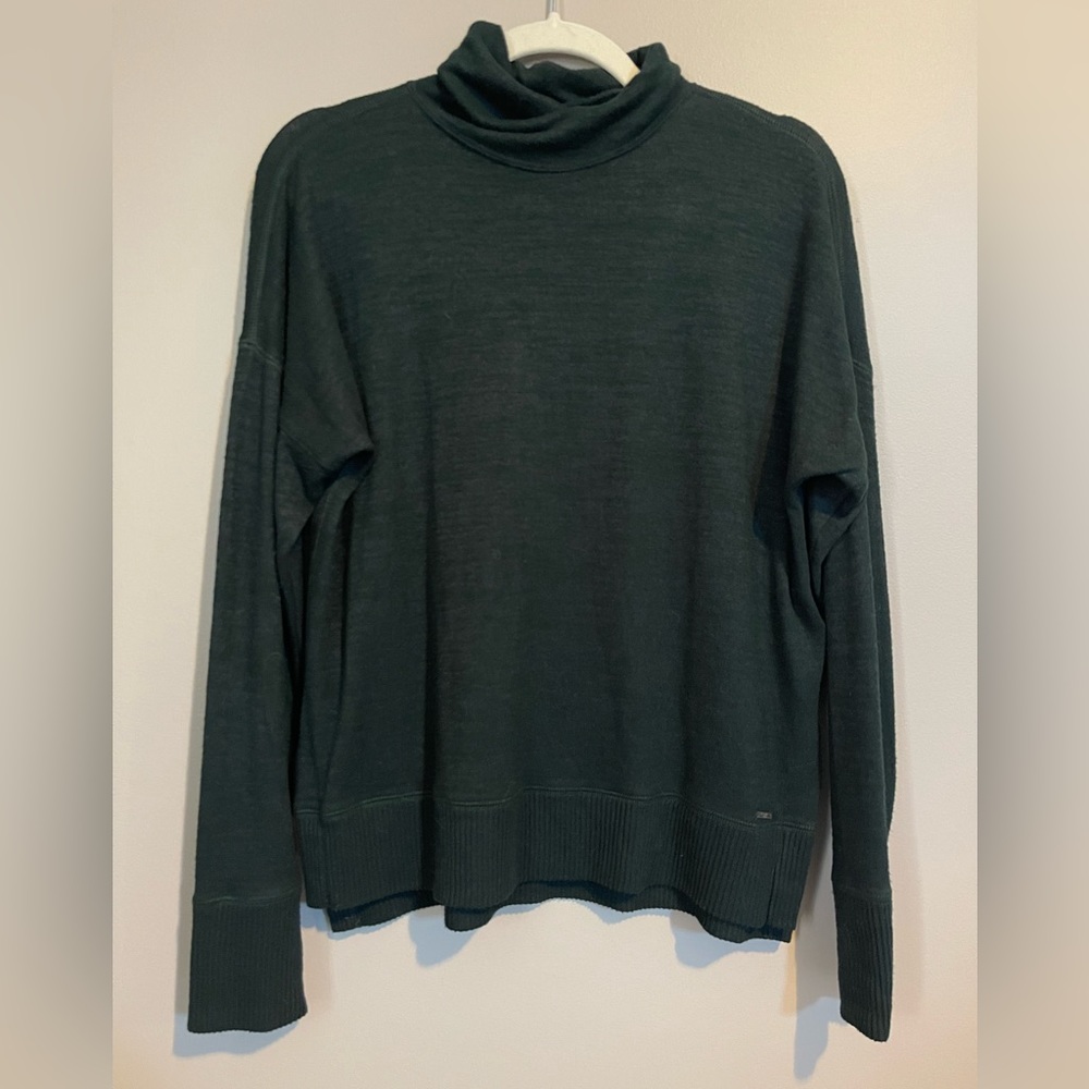 Abercrombie Green Turtleneck